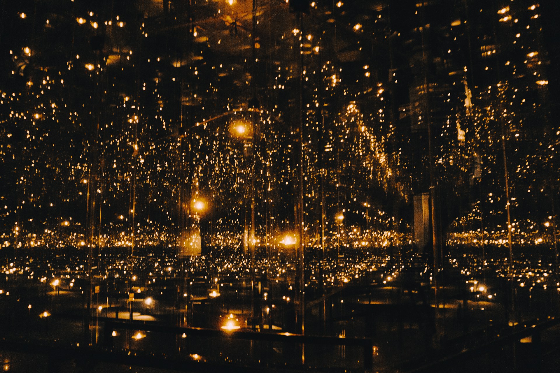 a large room filled with lots of lights